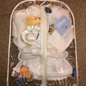 NEW!! Winnie the Pooh Robe w| Pooh Rattle